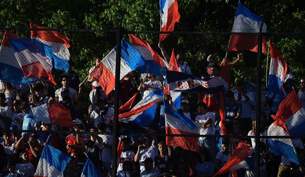 Hinchas de Nacional en el Parque Viera