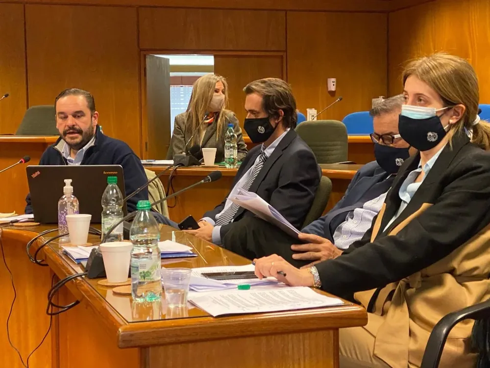 Juan Ignacio Buffa, Adriana Zumarán, Nicolás Chiesa, Carlos María Uriarte y Fernanda Maldonado en la Comisión de Ganadería.