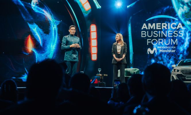 Si no sabemos usar inteligencia artificial, no conseguiremos empleo, advirtió la líder de Google Cloud en el America Business Forum