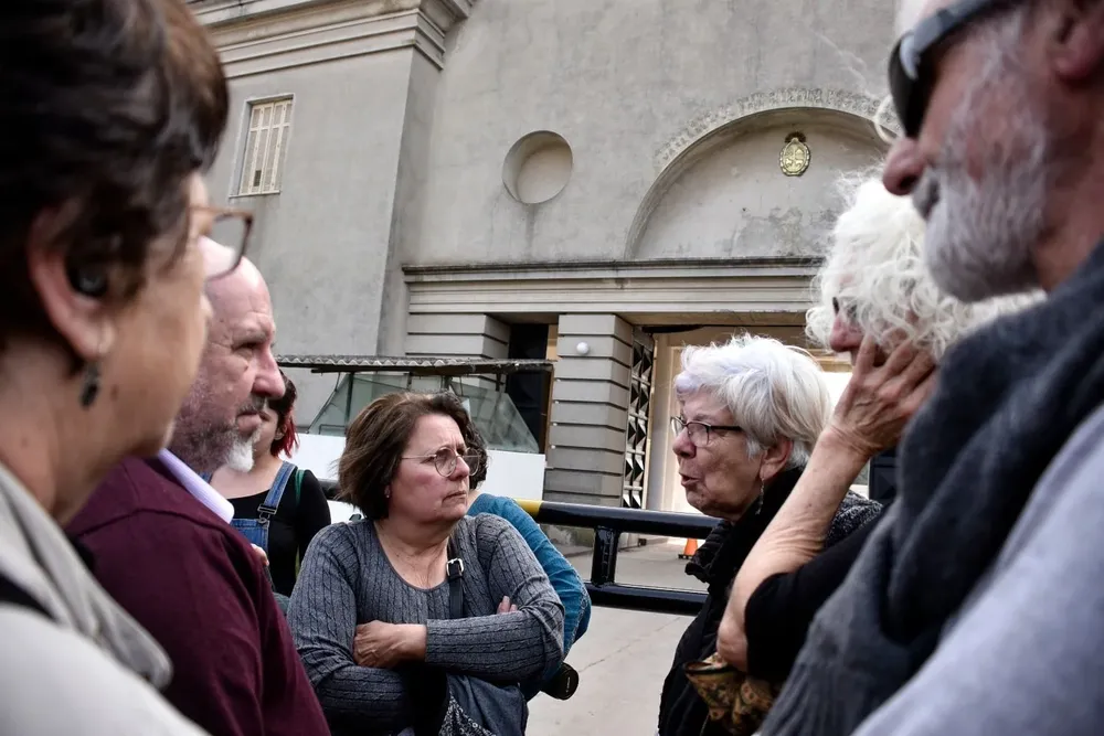 Grupo de Familiares de detenidos desaparecidos. Hallazgo de huesos en el Batallón Nº 13 donde funcionaba el 300 Carlos, en 2019