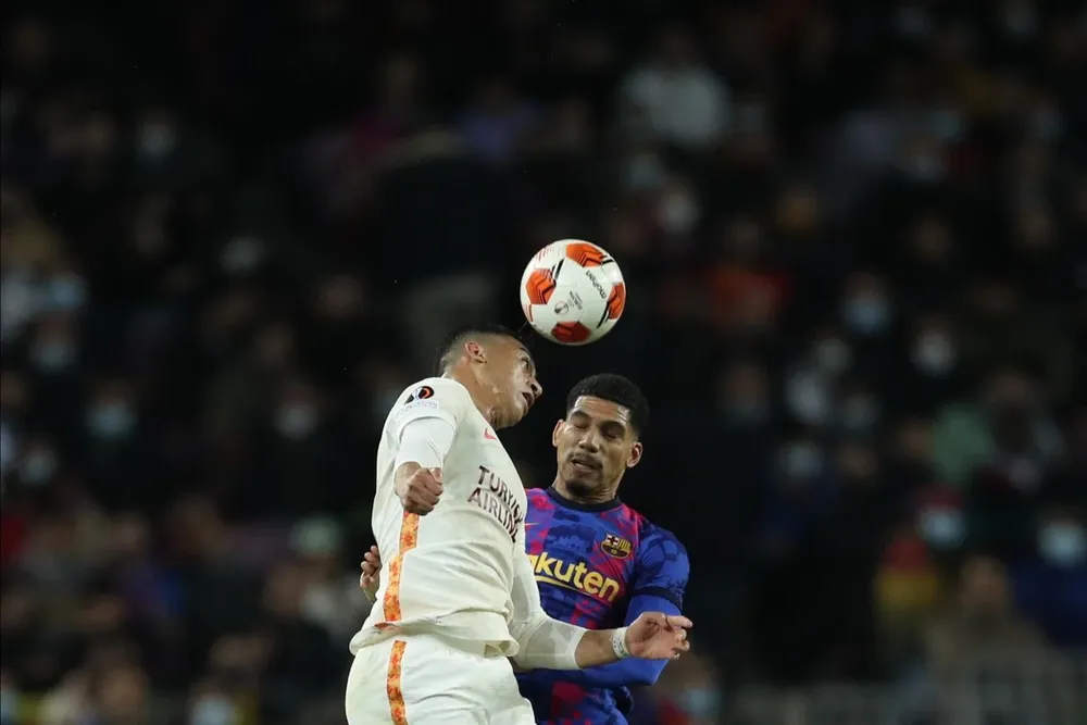 Ronald Araujo contra Galatasaray