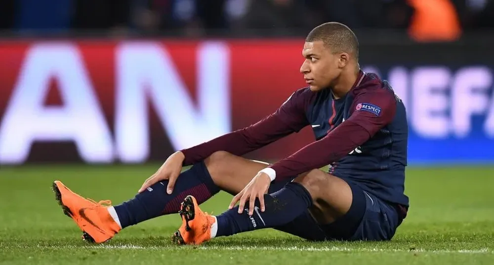 El francés Kylian Mbappé anunció que se va del PSG