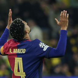 Ronald Araujo tras el partido en Dortmund