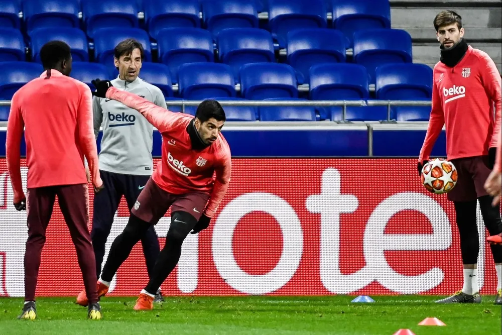 Suárez en el estadio de Lyon en un entrenamiento previo al partido frente a Olympique