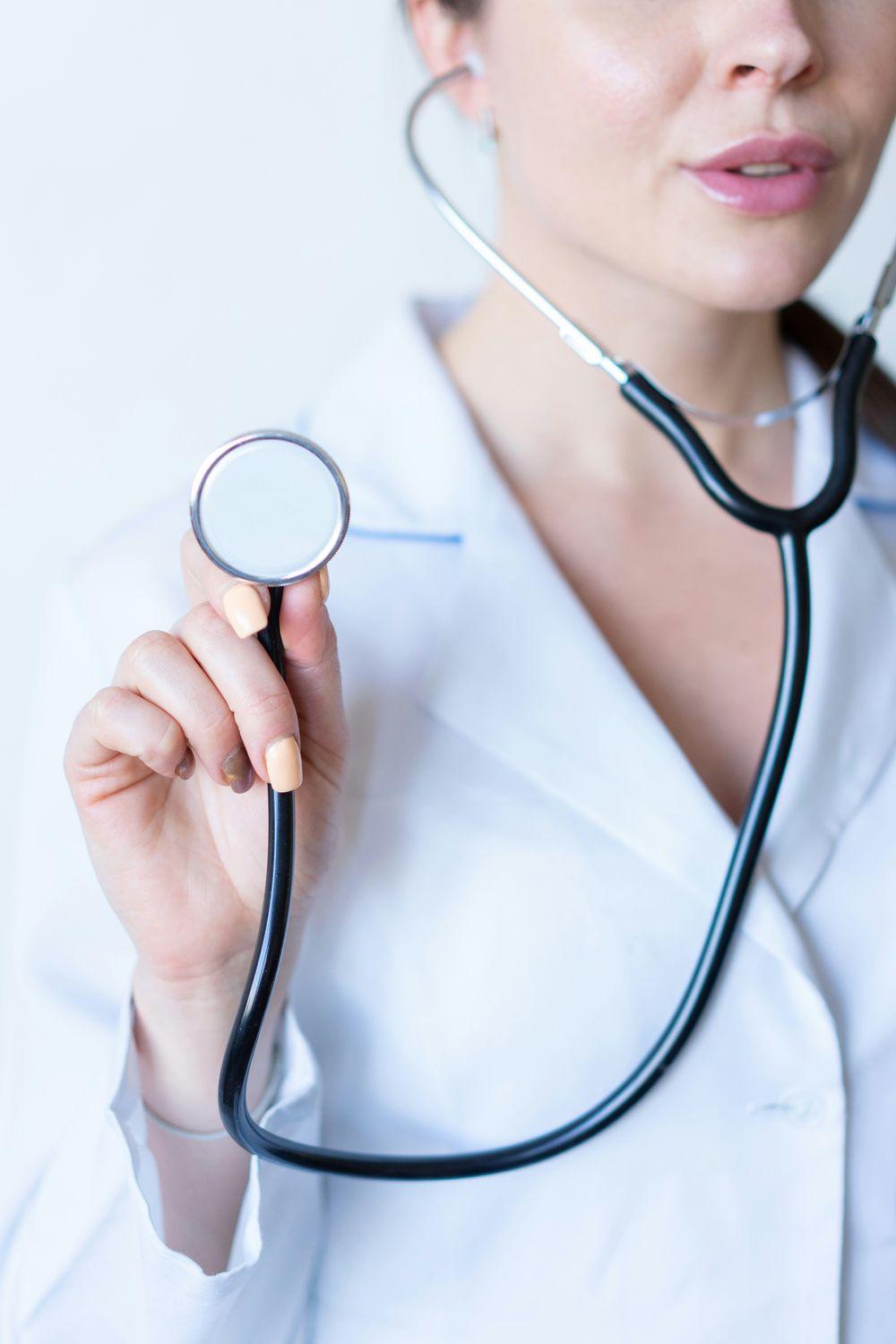 La cadena busca médicos en Gipuzkoa con un contrato indefinido y beneficios adicionales.  