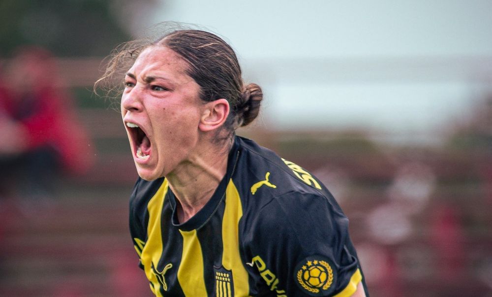 Miya Grant-Clavijo, la jugadora canadiense anotó para Peñarol en la final de la Fase 1 del Campeonato Uruguayo ante Nacional
