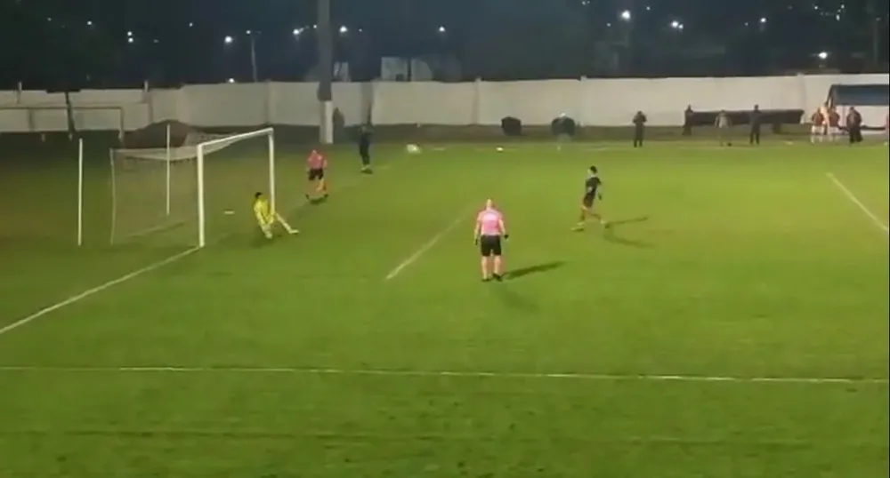 Así la picó Exequiel Mereles, juvenil de Atenas