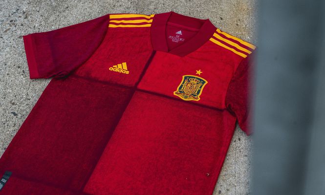 La camiseta del seleccionado español de fútbol.