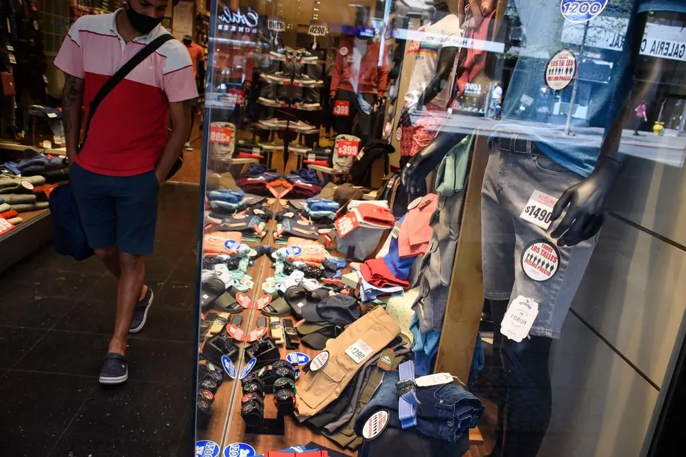 Comercio, en segundo lugar en el mes de análisis y registrando la misma cantidad de propuestas que el mes anterior (565), acumuló el 11 % de la demanda