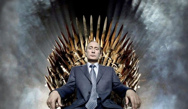 Putin emerge hasta ahora como el jugador con las mejores cartas en la compleja coyuntura geopolítica y económica de este momento. Sin dejar de ser el viilano de siempre, hoy su petróleo vuelve a darle poder.&nbsp;