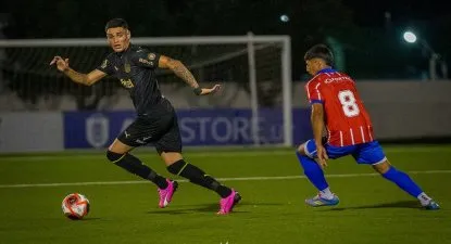 Imagen del partido entre Peñarol y Central Español por la Copa de la Liga AUF