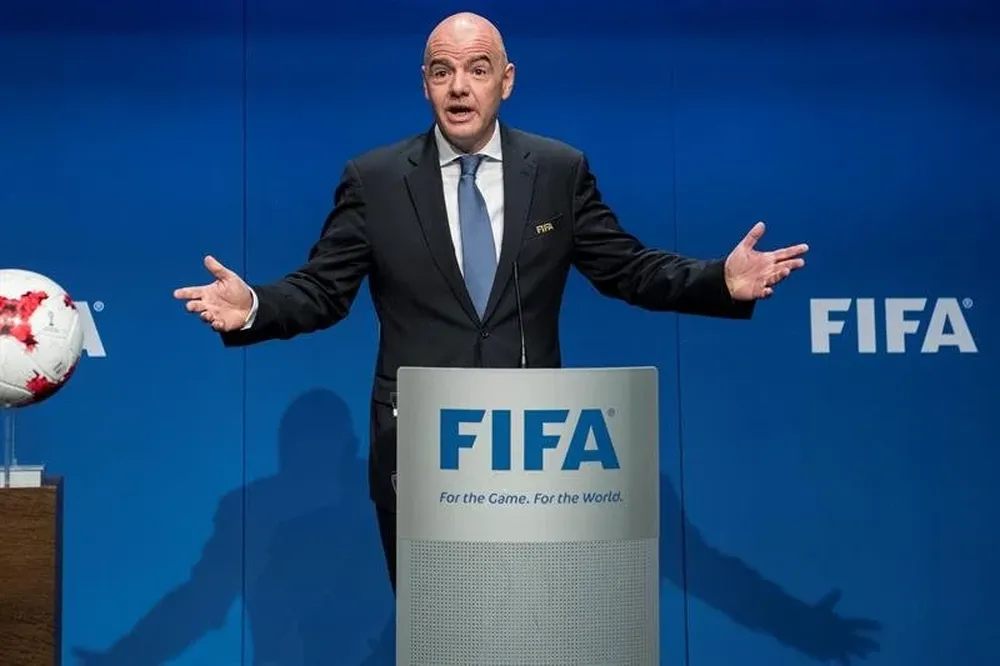 Gianni Infantino, presidente del organismo que deberá otorgar la sede para 2026.