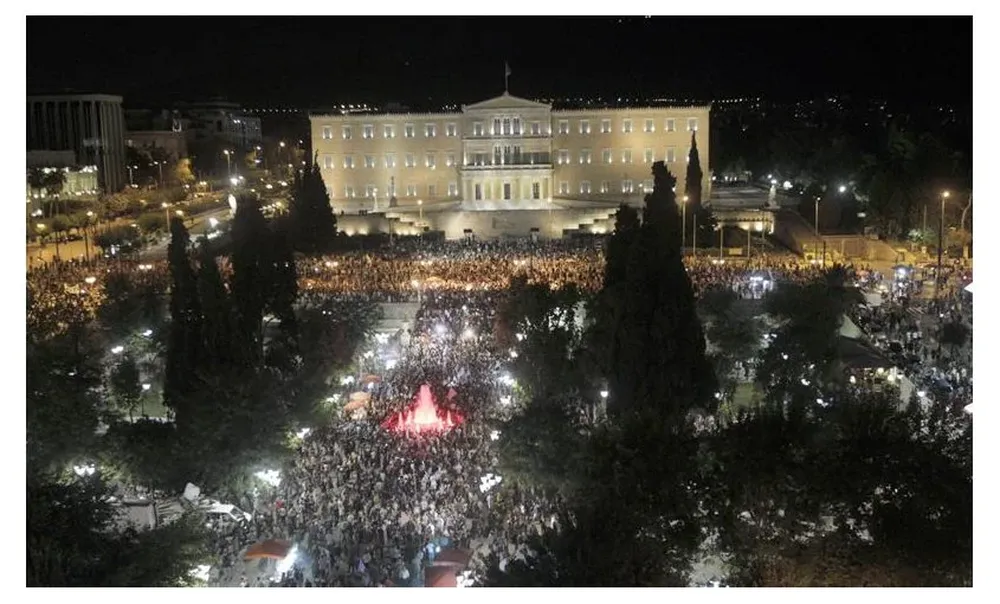 Una panorámica de las celebraciones en el centro de Atenas