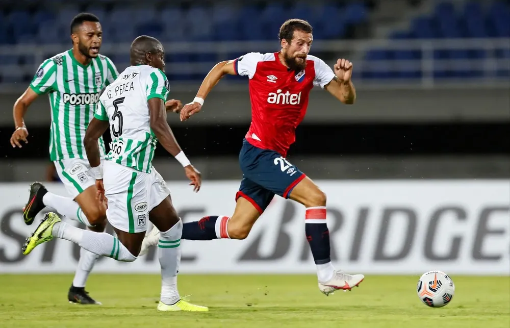 Guzmán Corujo jugó un gran partido en Colombia