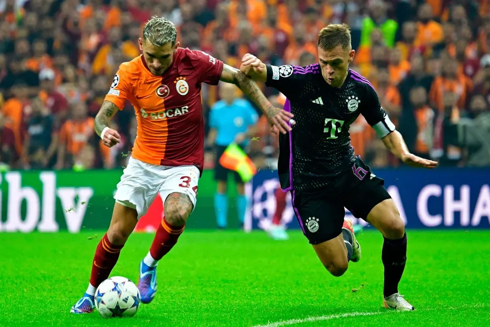 Lucas Torreira maniobra ante Joshua Kimmich