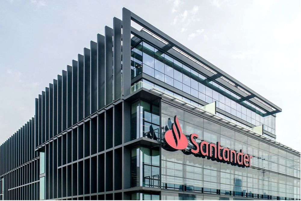 Uno de los edificios del Banco Santander.