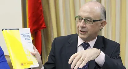 España presenta cuentas más austeras para recuperar confianza