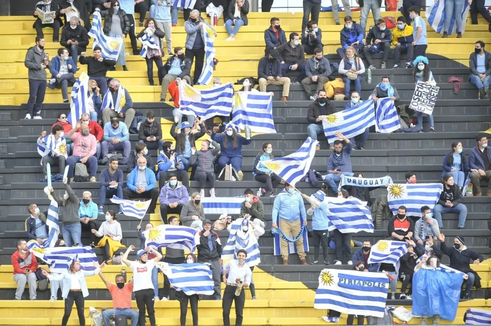 Uruguay-Bolivia en el Campeón del Siglo