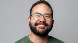Jonathan McKinsey era ejecutivo de The New York TImes.