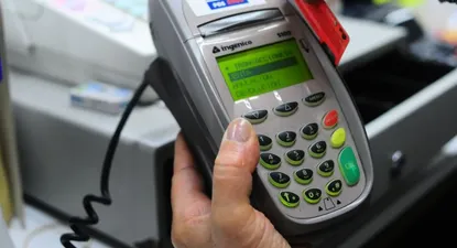 Estudian legalidad en cobro de arancel Visa en redes de pagos