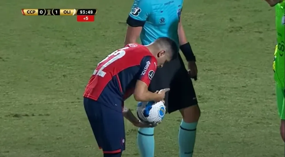 El momento del penal de Aquino