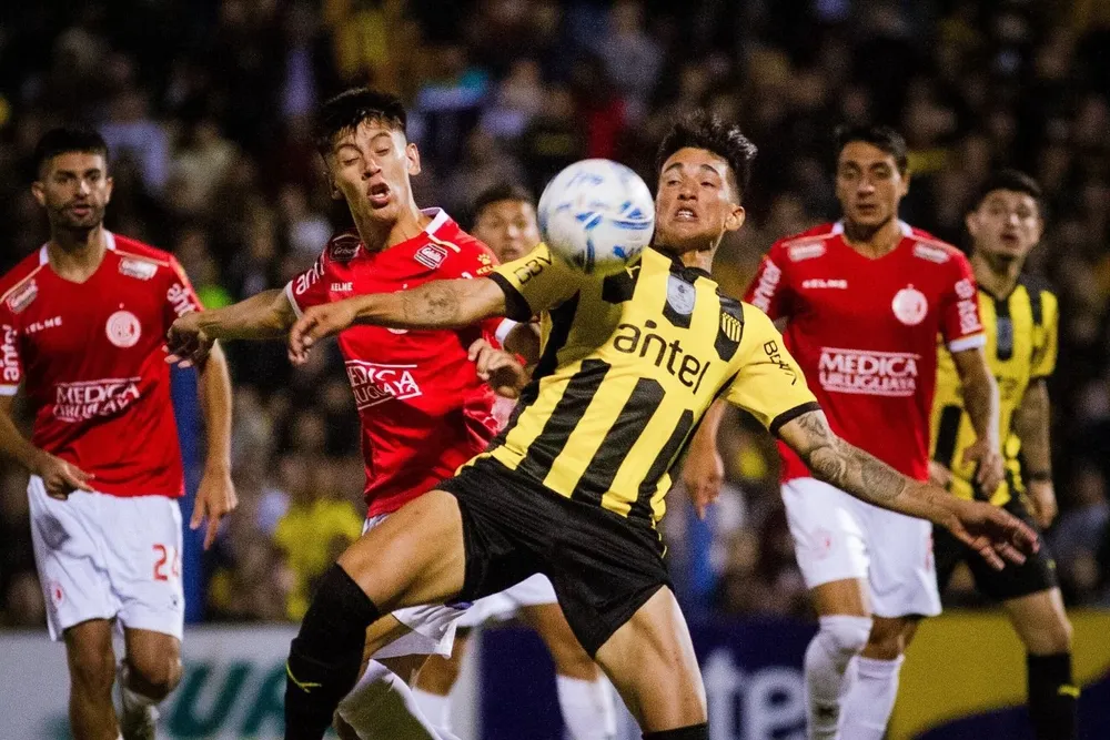 Peñarol enfrenta a Rentistas este miércoles desde la hora 19