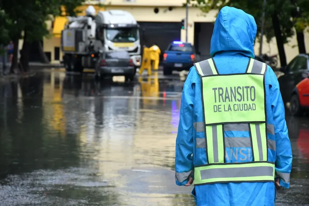 La Ciudad de Buenos Aires activa un operativo de emergencia y advierte por la alerta naranja aún vigente