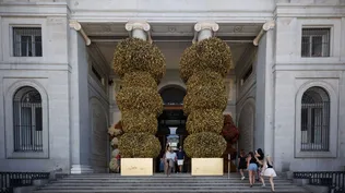 Entrada por la calle Goya, del Museo del Prado.