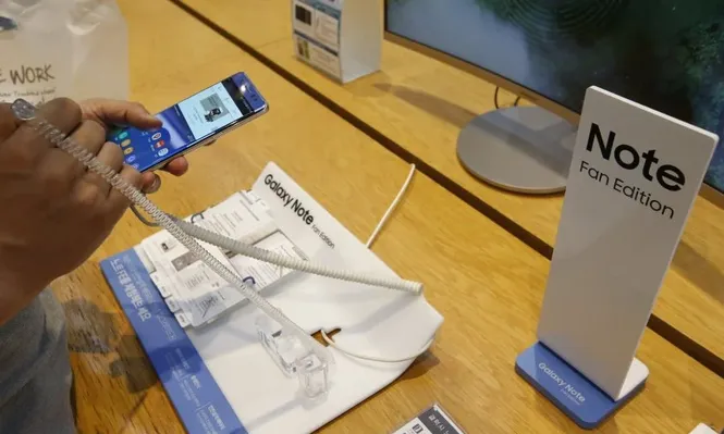 Samsung relanzó la versión restaurada del Galaxy Note Fan Edition