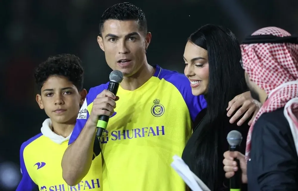 Ronaldo, Georgina y su familia en la presentación en Al Nassr