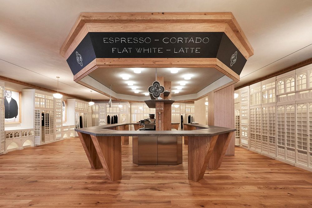 Vista de la primera tienda de Zara que el 9 de mayo de 1975, Amancio Ortega abrió en la calle Juan Flórez de A Coruña.