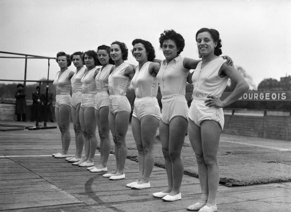 Miembros del equipo olímpico de gimnasia de Francia para los Juegos Olímpicos de Helsinki de 1952