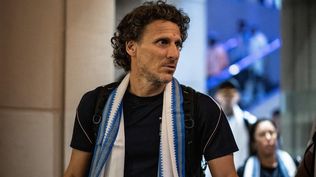Diego Forlán llegó con la selección uruguaya a Calcuta para enfrentar a India