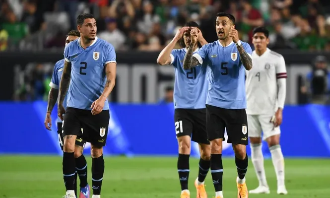 Vecino celebra en la victoria ante México