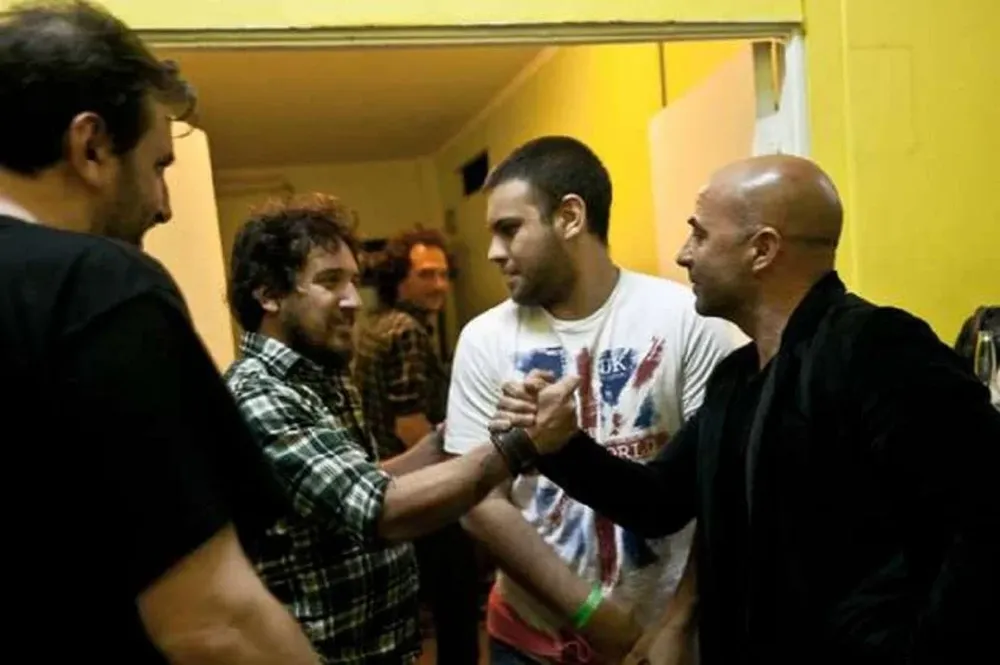 El saludo de Sebastián Teysera y Jorge Sampaoli