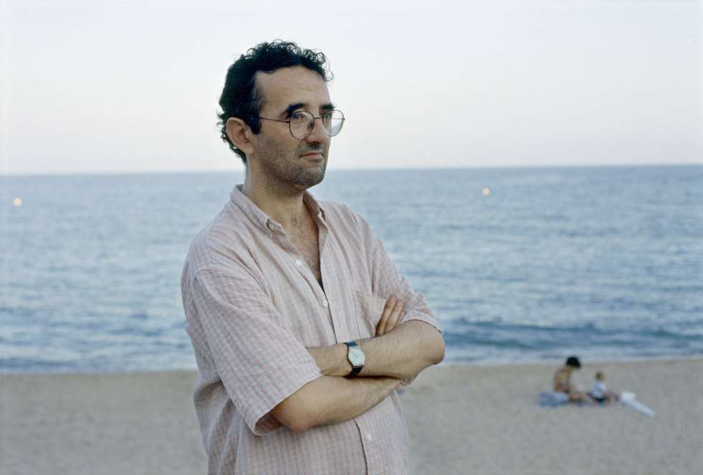 Roberto Bolaño, en una playa de Blanes.