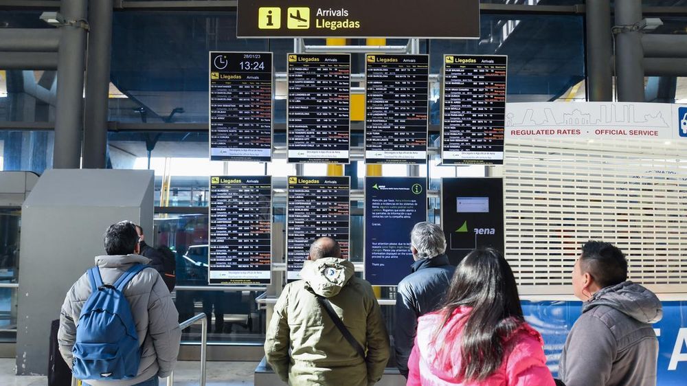 Una huelga de controladores en Francia se suma al escándalo de Barajas, España.