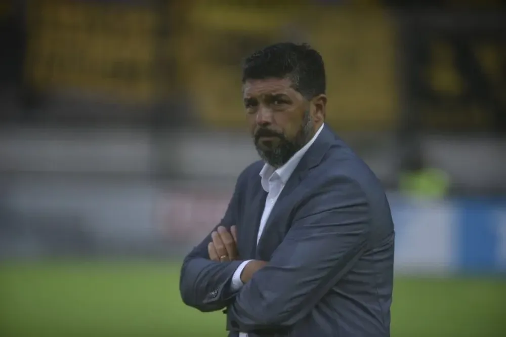 Leo Ramos.