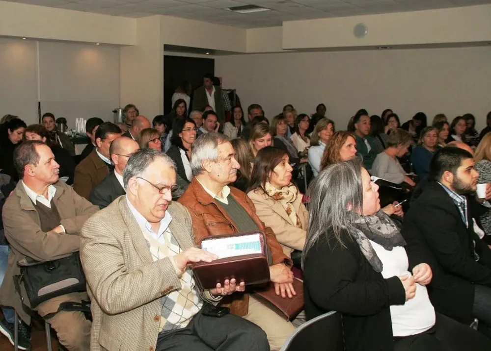 La concurrencia al taller deberá de confirmarse a través de la página web de Adiu