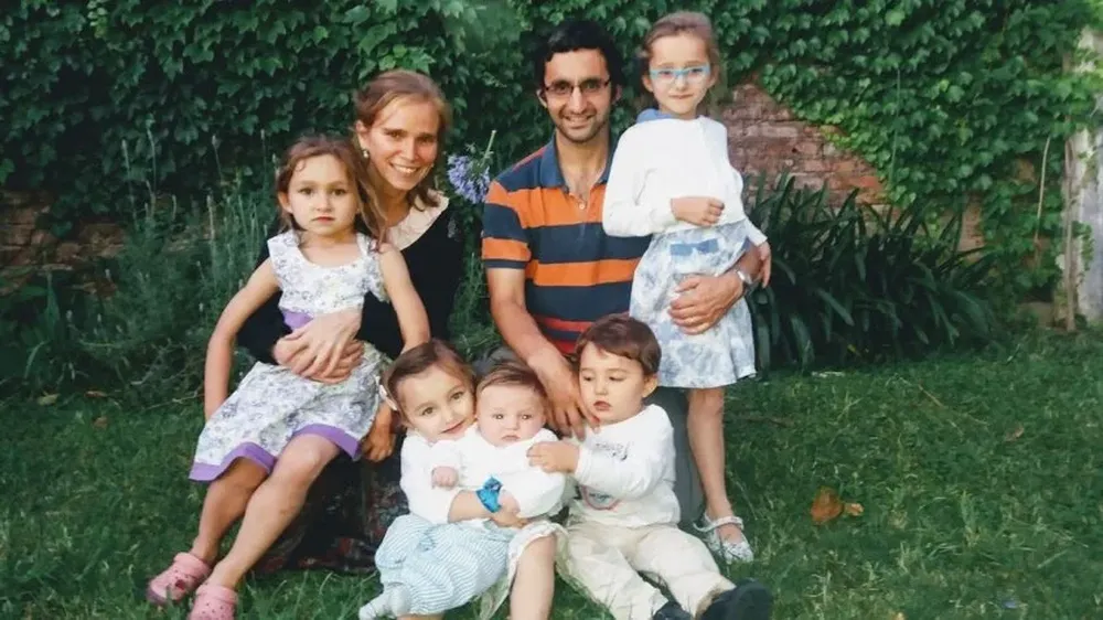 María Elena y Joaquín con sus cinco hijos