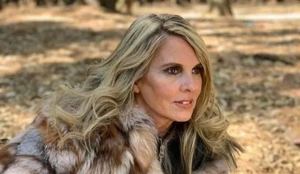 Carmela Hontou