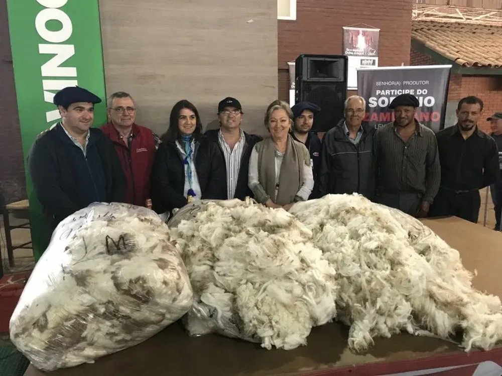 Familia Ideal: productores y cabañeros, jurados, directivos y esquiladores.