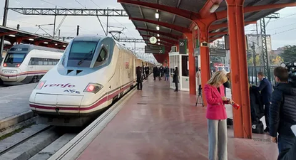 Vuelven los trenes Madrid-Galicia: desconfianza y expectativa por el funcionamiento del servicio
