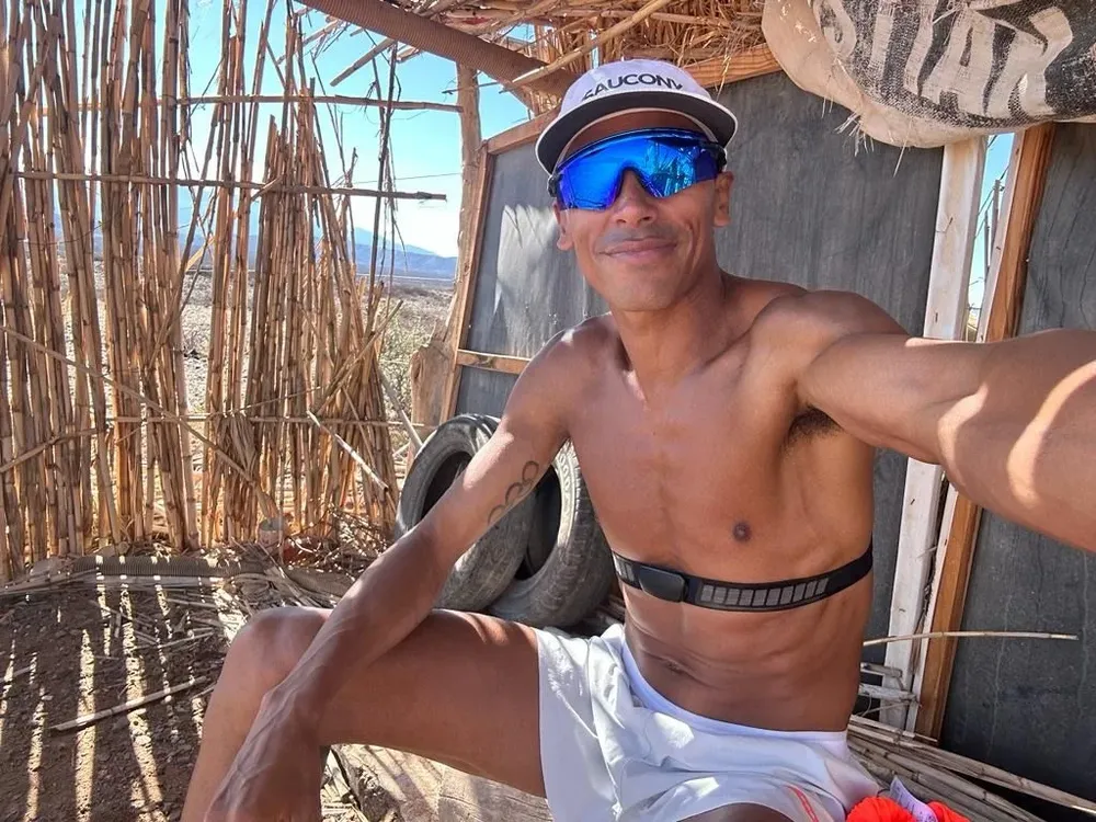 Andrés Zamora en la pista que armaron en Cachi, Salta