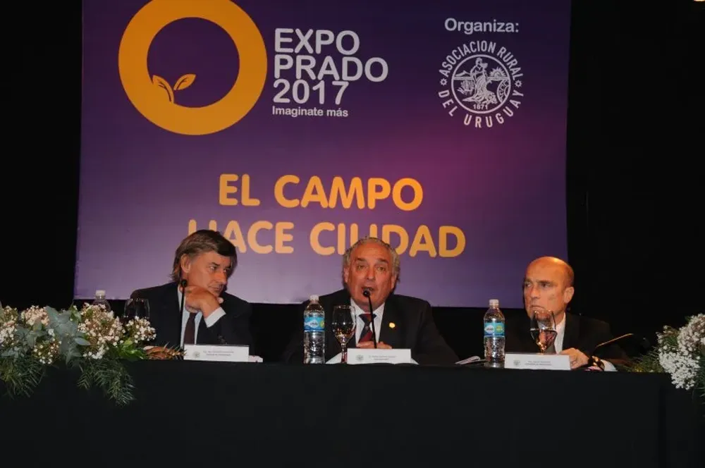 Alejandro Carvalho, Pablo Zerbino y Daniel Martínez en el lanzamiento de la Expo Prado 2017.
