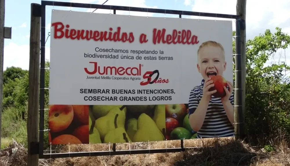 Cartel ubicado al inicio de camino De la Redención
