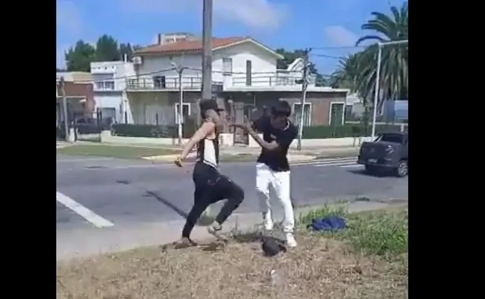Piñas en el liceo IBO