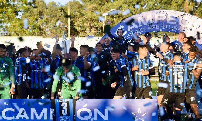 Liverpool celebra el título del Torneo Apertura en Belvedere tras vencer 1-0 a Cerro Largo
