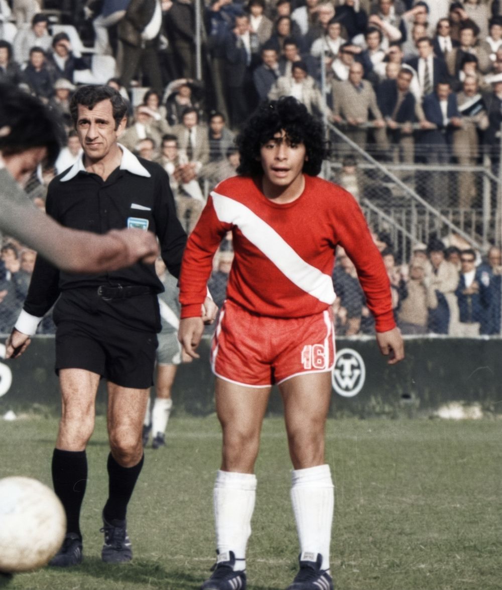 Diego Maradona en su debut en Primera división con Argentinos Juniors