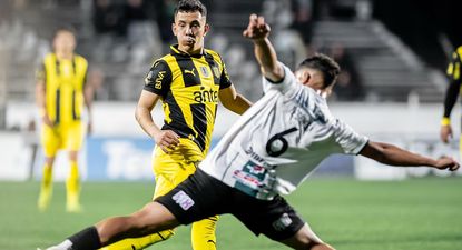 Leonardo Fernández de Peñarol ante Racing por el Torneo Clausura